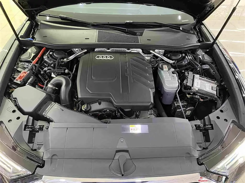Audi A6L 2024 — Фото 14/18