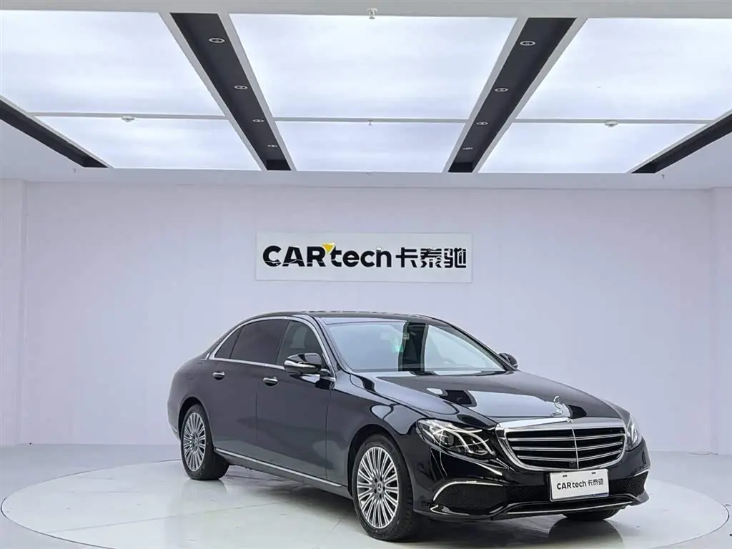 Mercedes-Benz E-Class 2020 — Photo 7/20