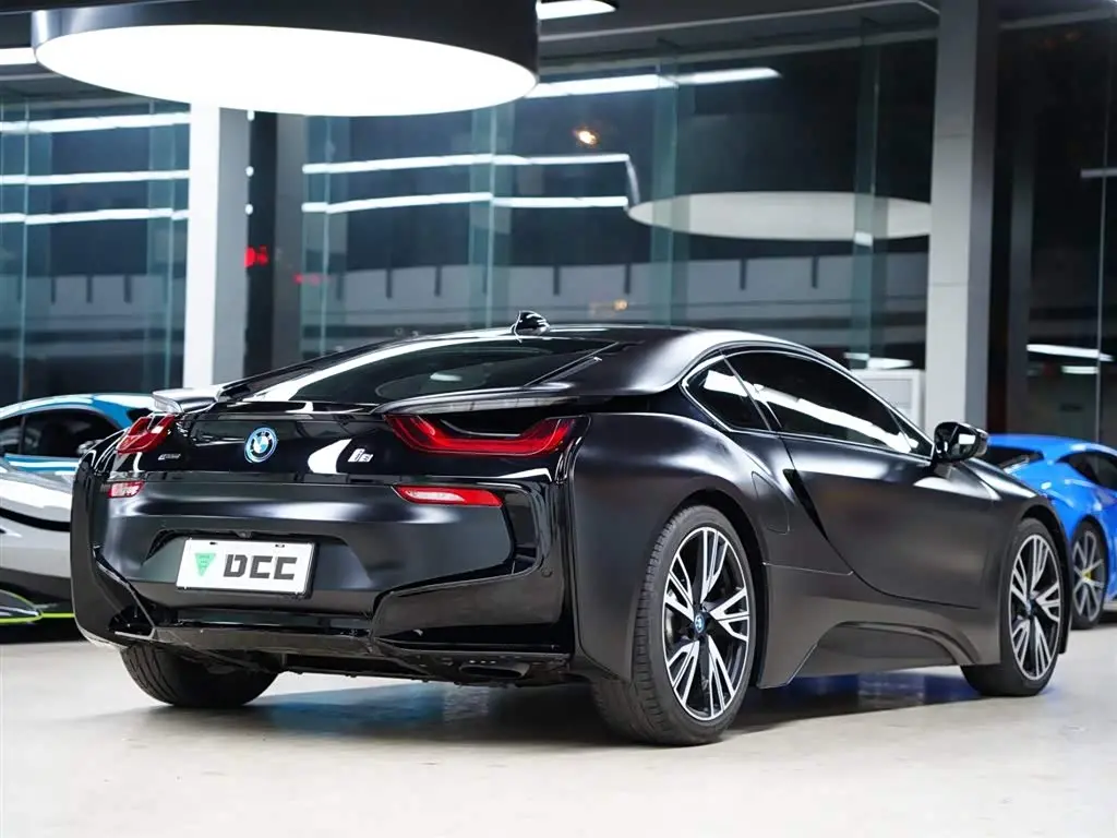 BMW i8 2017 — Фото 9/20