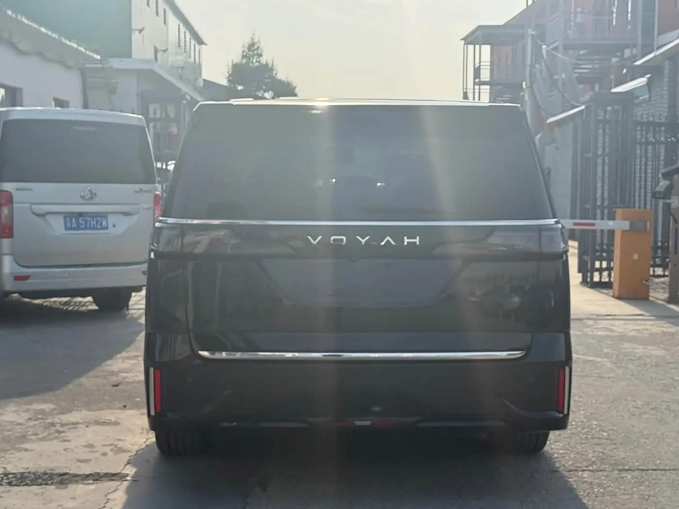 Voyah Auto Voyah Dreamer 2024 — Şəkil 17/17