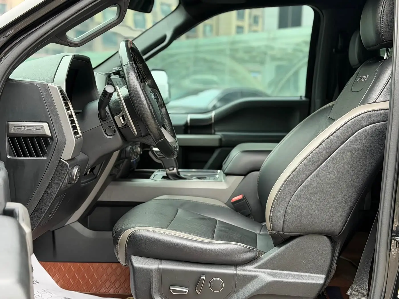 Ford F-150 Raptor 2018 — Photo 6/16