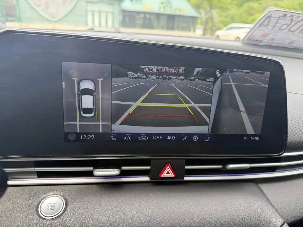 Hyundai Elantra 2022 — Photo 17/20