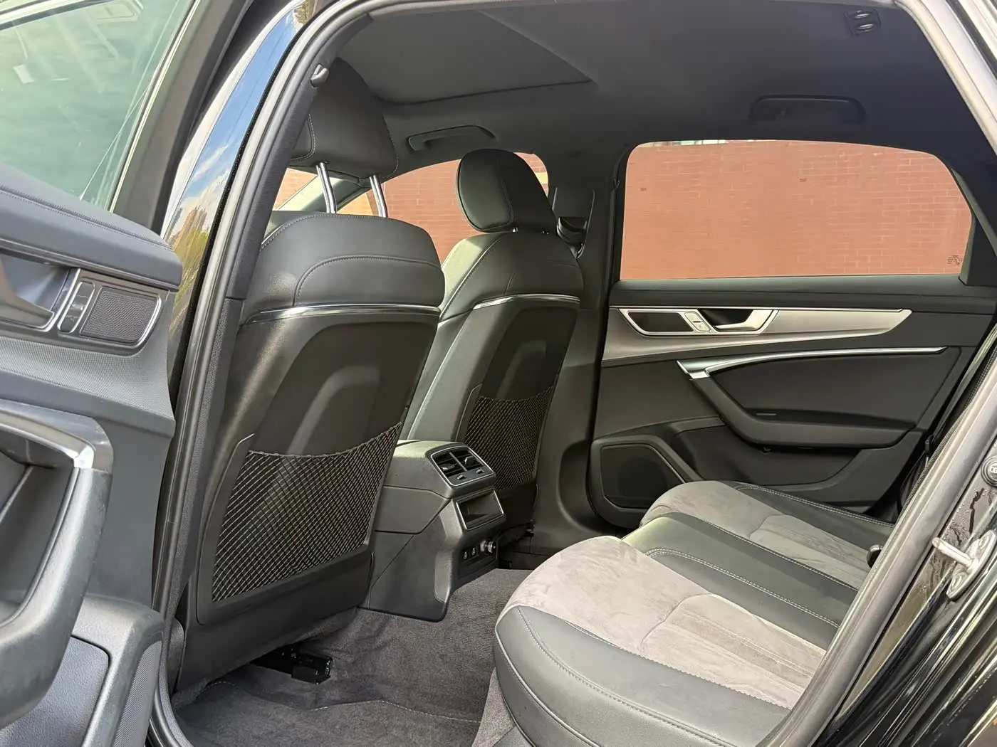 Audi A6L 2023 — Photo 6/9
