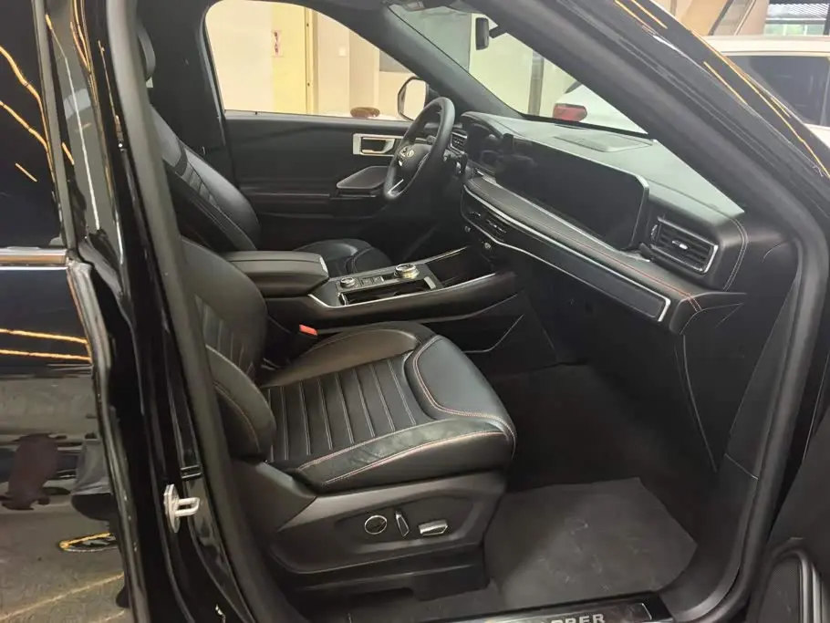 Ford Explorer 2024 — ფოტო 8/16