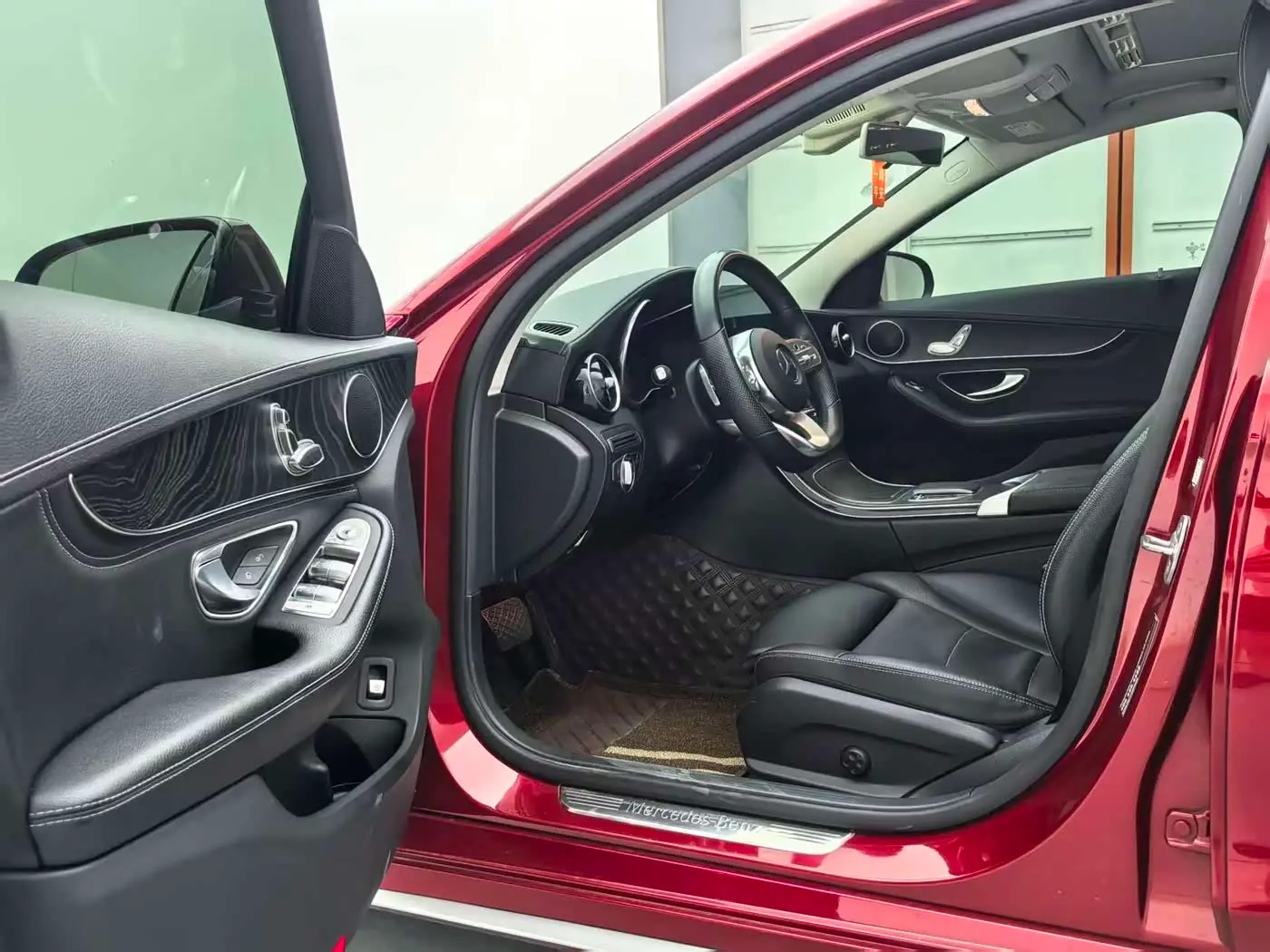 Mercedes-Benz C-Class 2020 — Photo 9/14