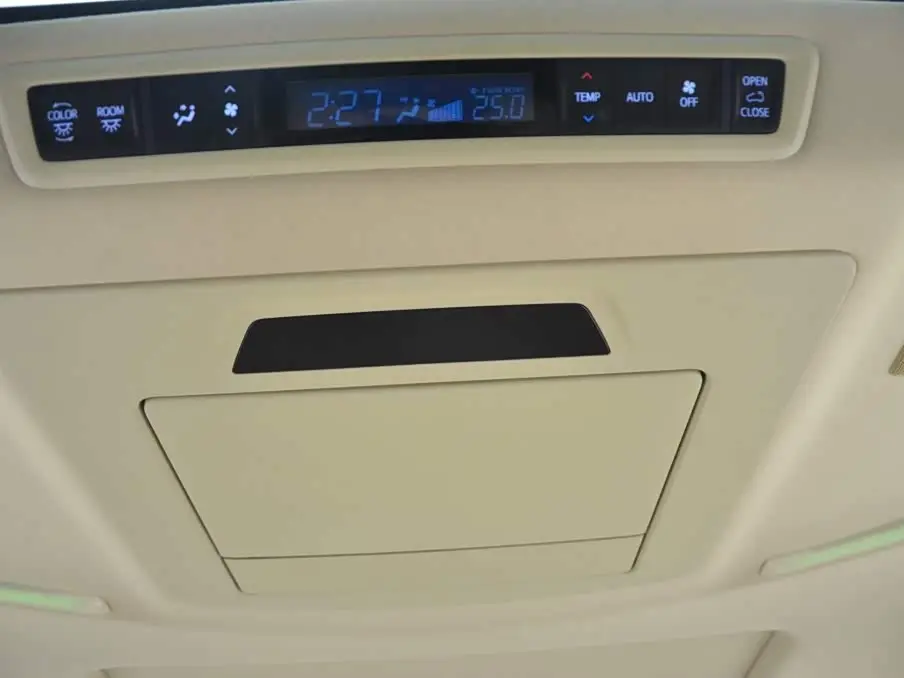 Toyota Vellfire 2023 — Şəkil 12/15