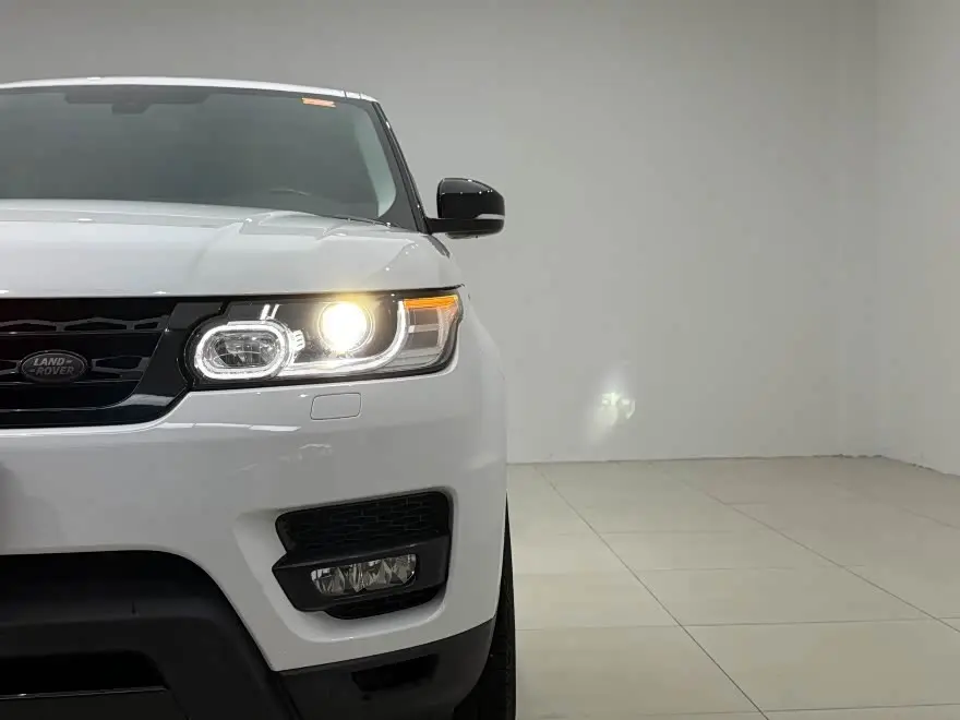 Land Rover Range Rover Sport 2015 — Photo 3/17