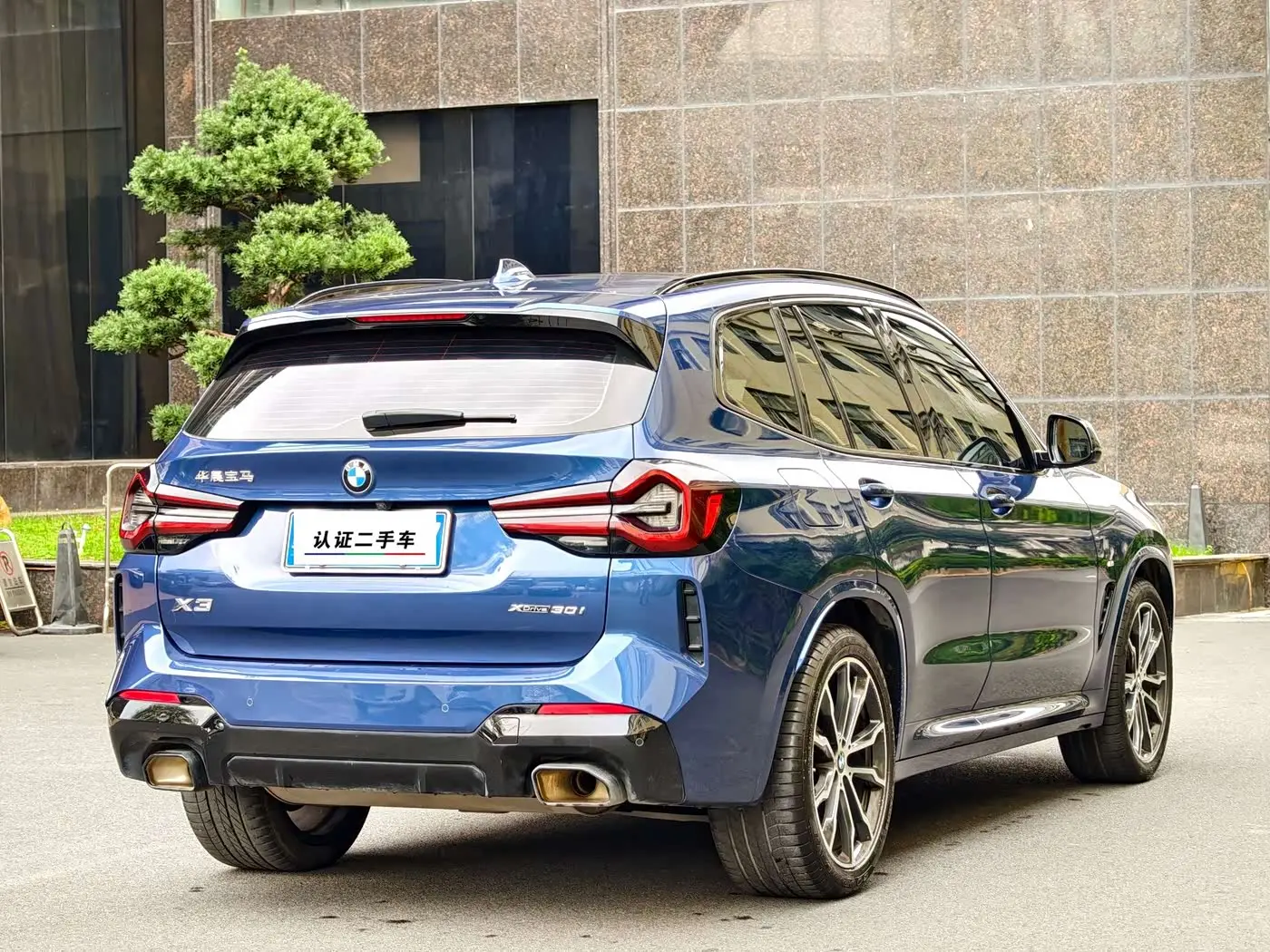 BMW X3 2022 — Фото 3/9