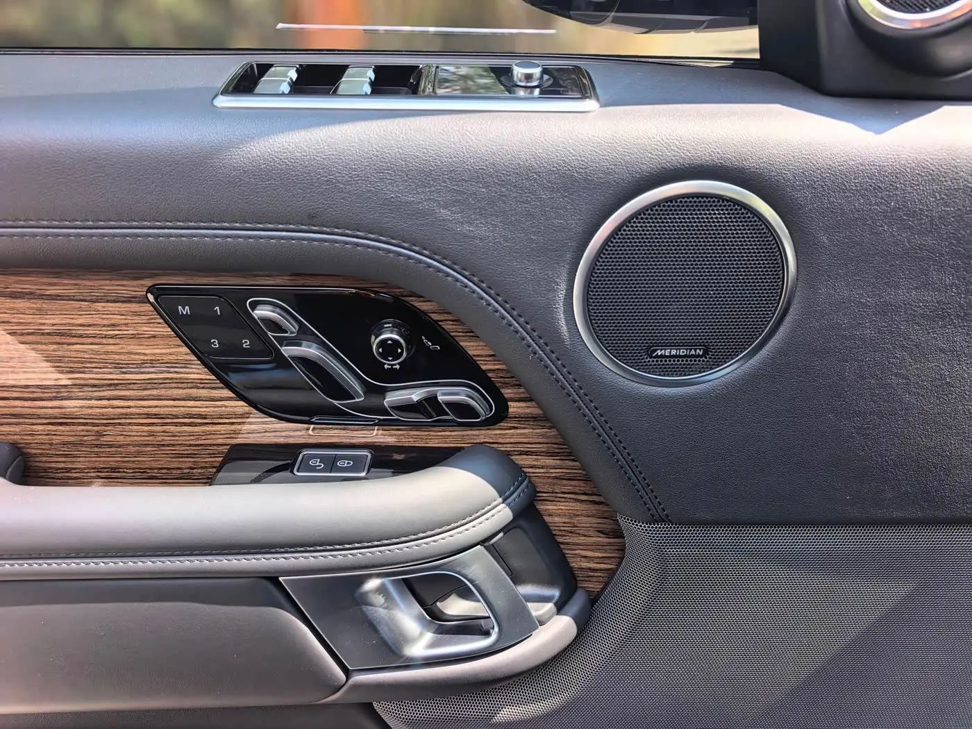Land Rover Range Rover 2019 — Photo 9/20