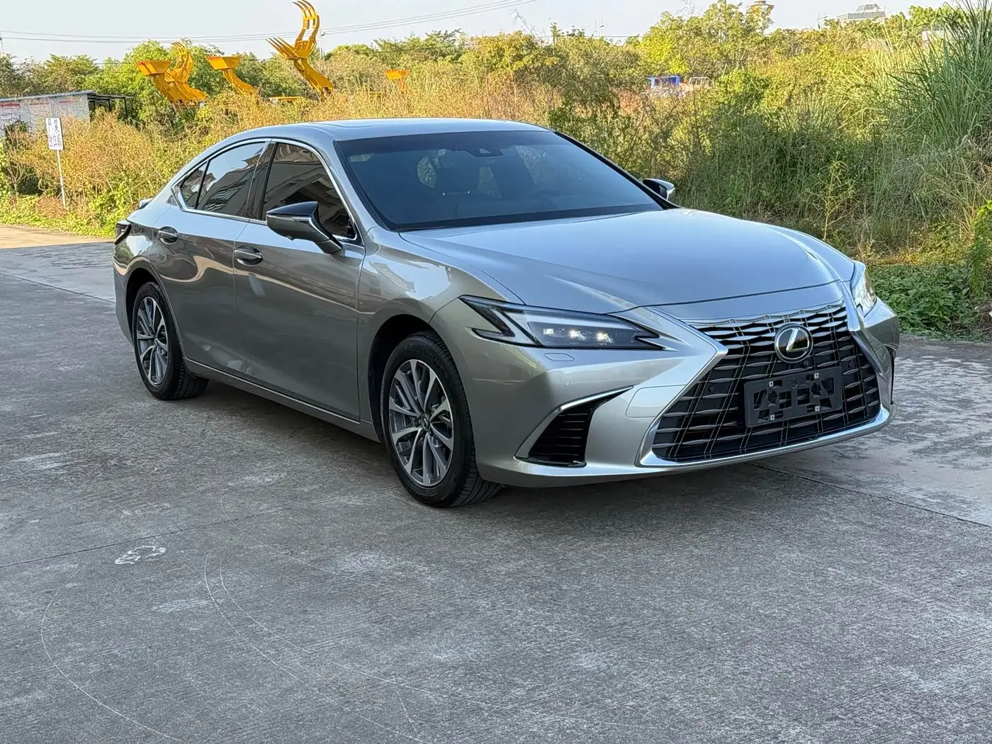 Lexus ES, 2025