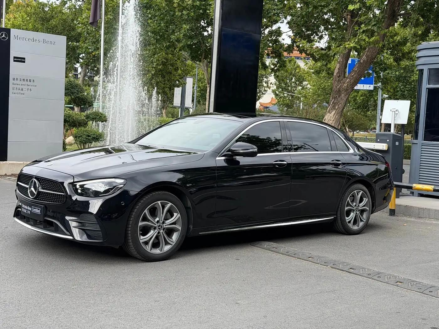 Mercedes-Benz E-Class 2022 — Фото 1/13