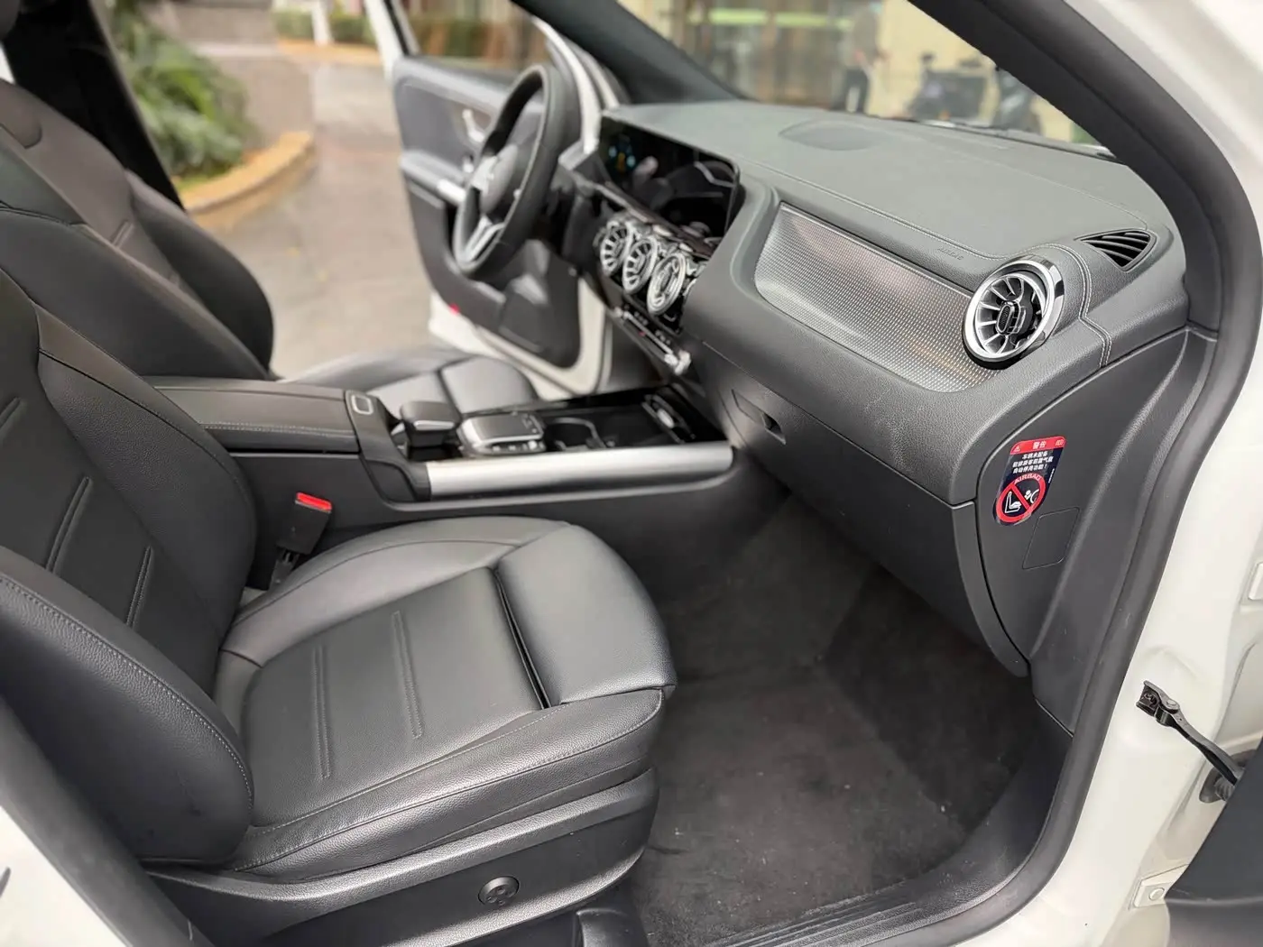 Mercedes-Benz GLA 2022 — Photo 7/10