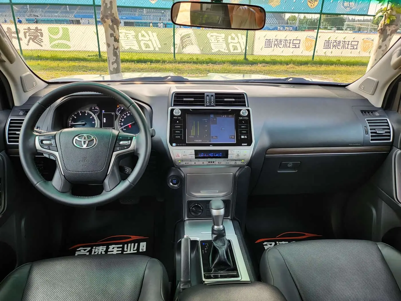 Toyota Prado 2018 — Photo 4/17