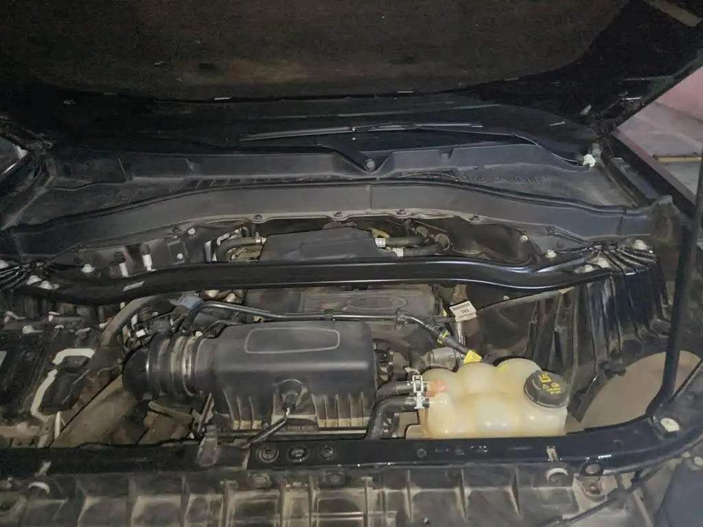 Ford Explorer 2022 — Photo 11/20