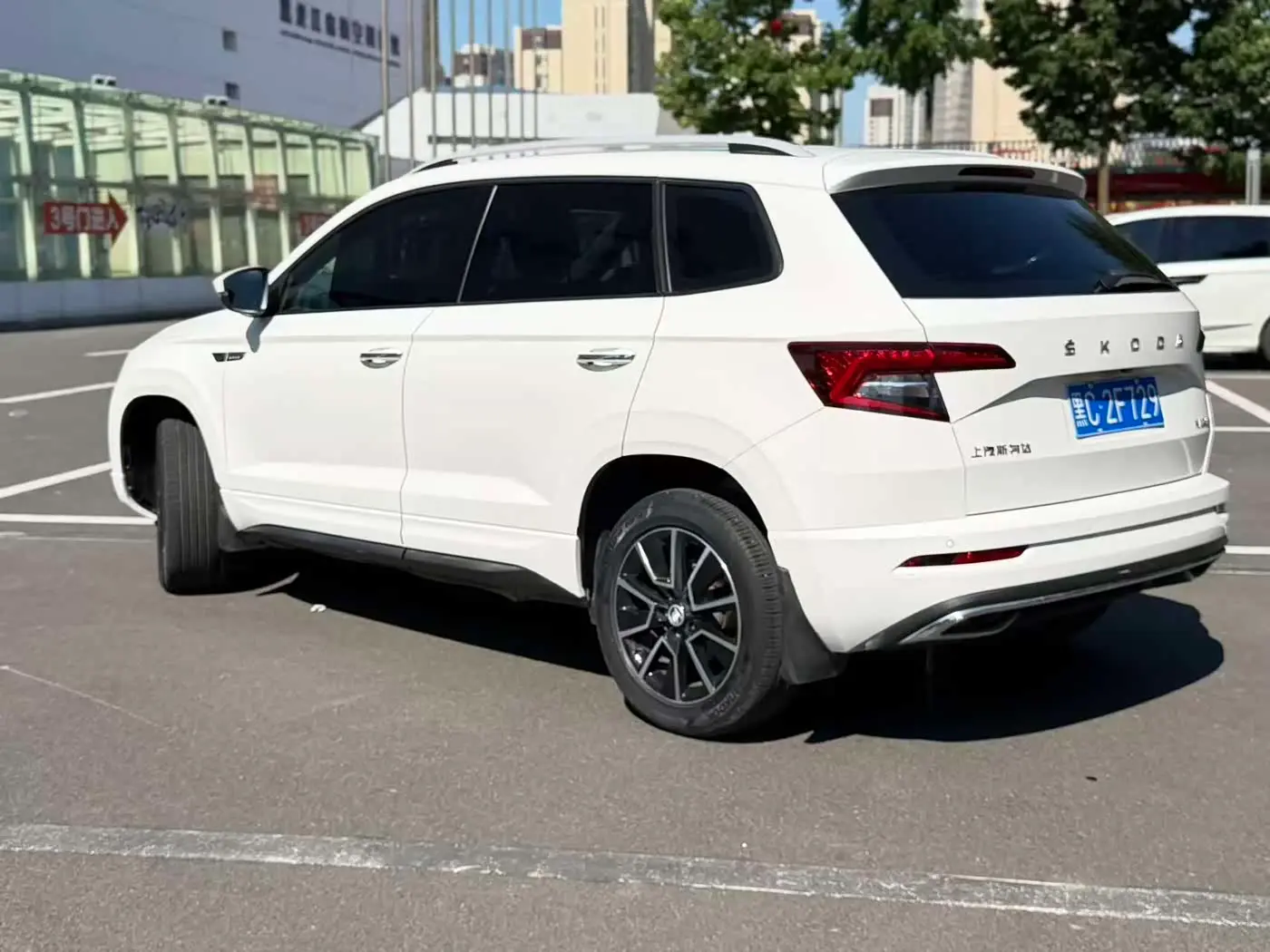 Škoda Karoq 2022 — Photo 8/20