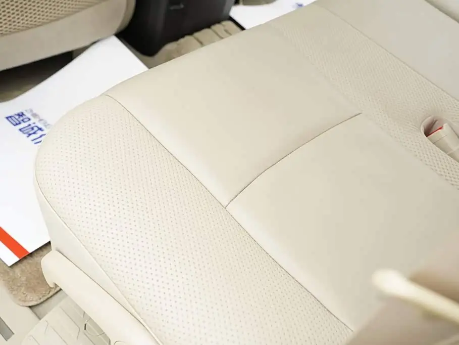 Toyota Prado 2011 — Photo 12/20