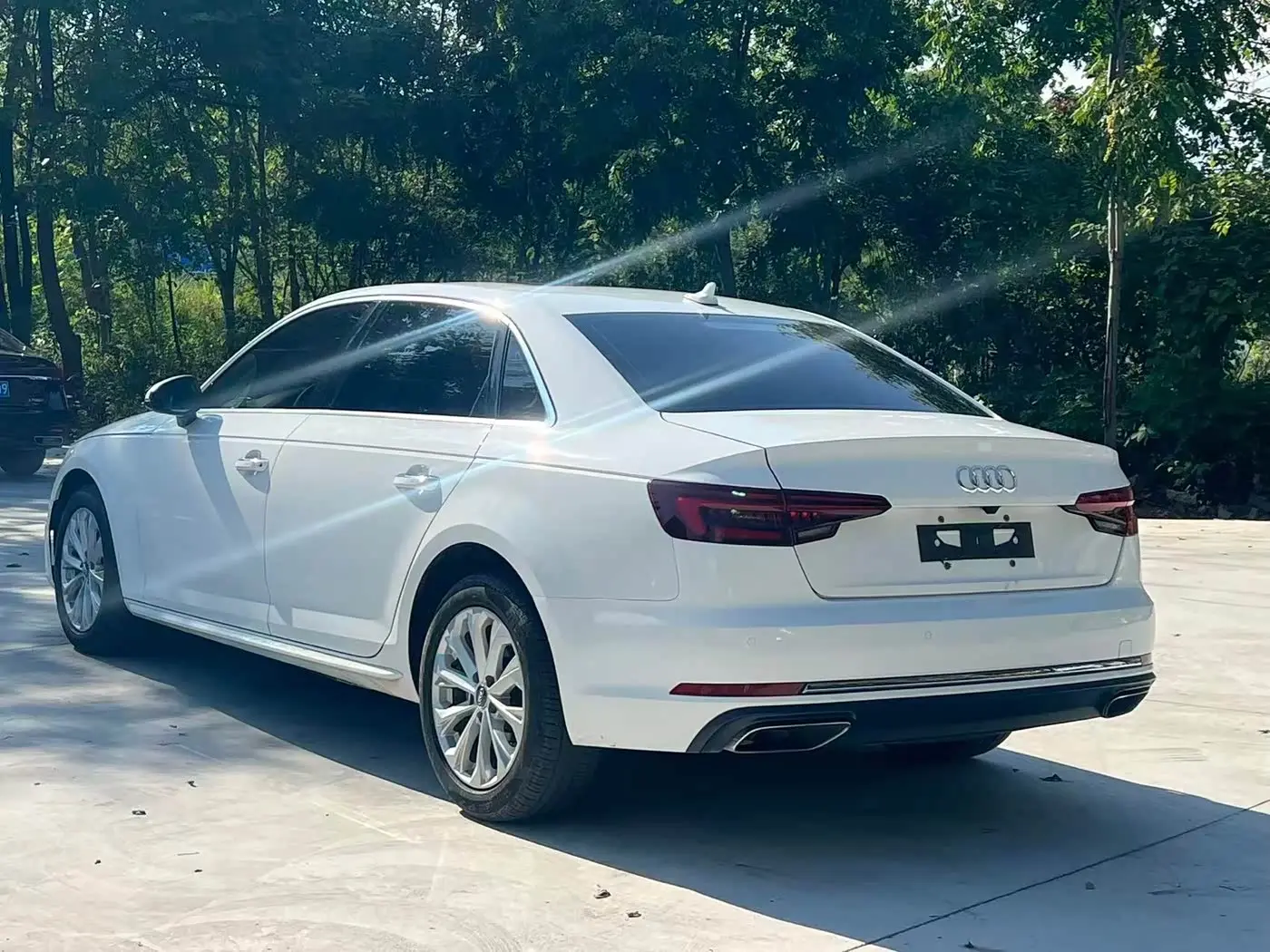 Audi A4L 2020 — Şəkil 5/9
