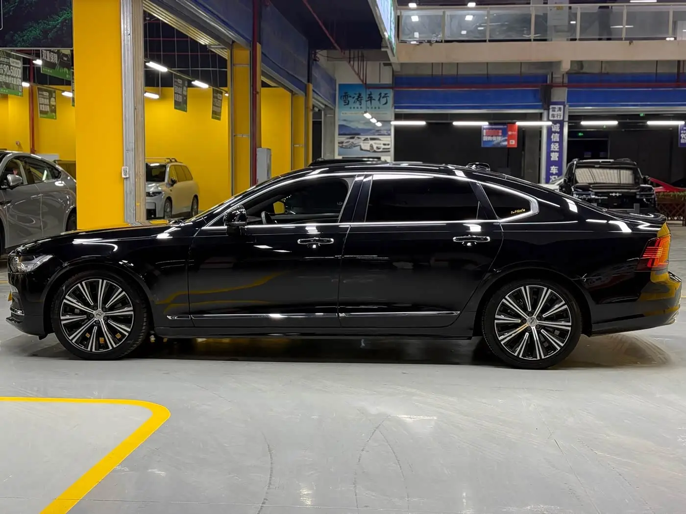 Volvo S90 2022 — Фото 4/20