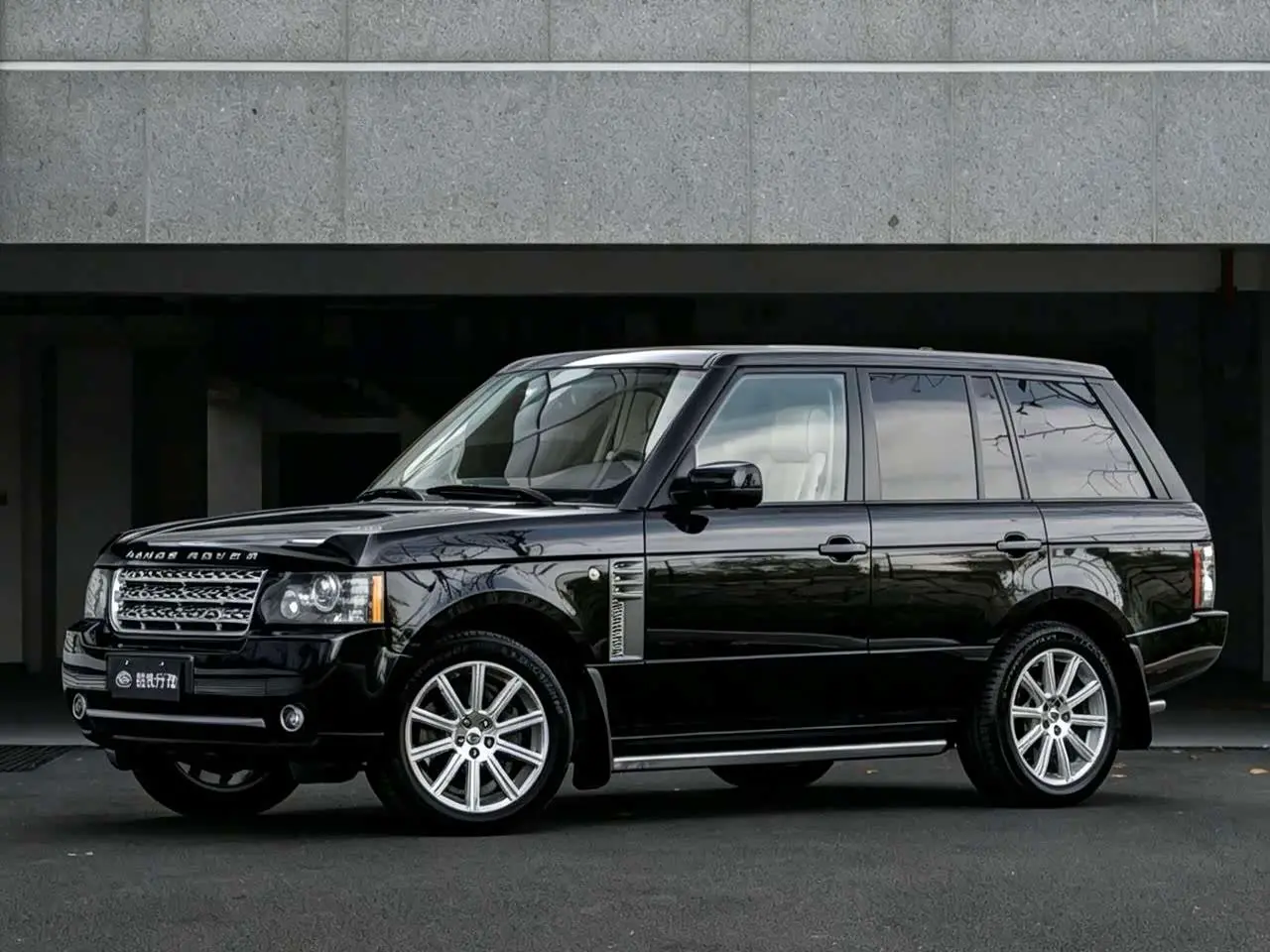 Land Rover Range Rover 2011 — Фото 2/20