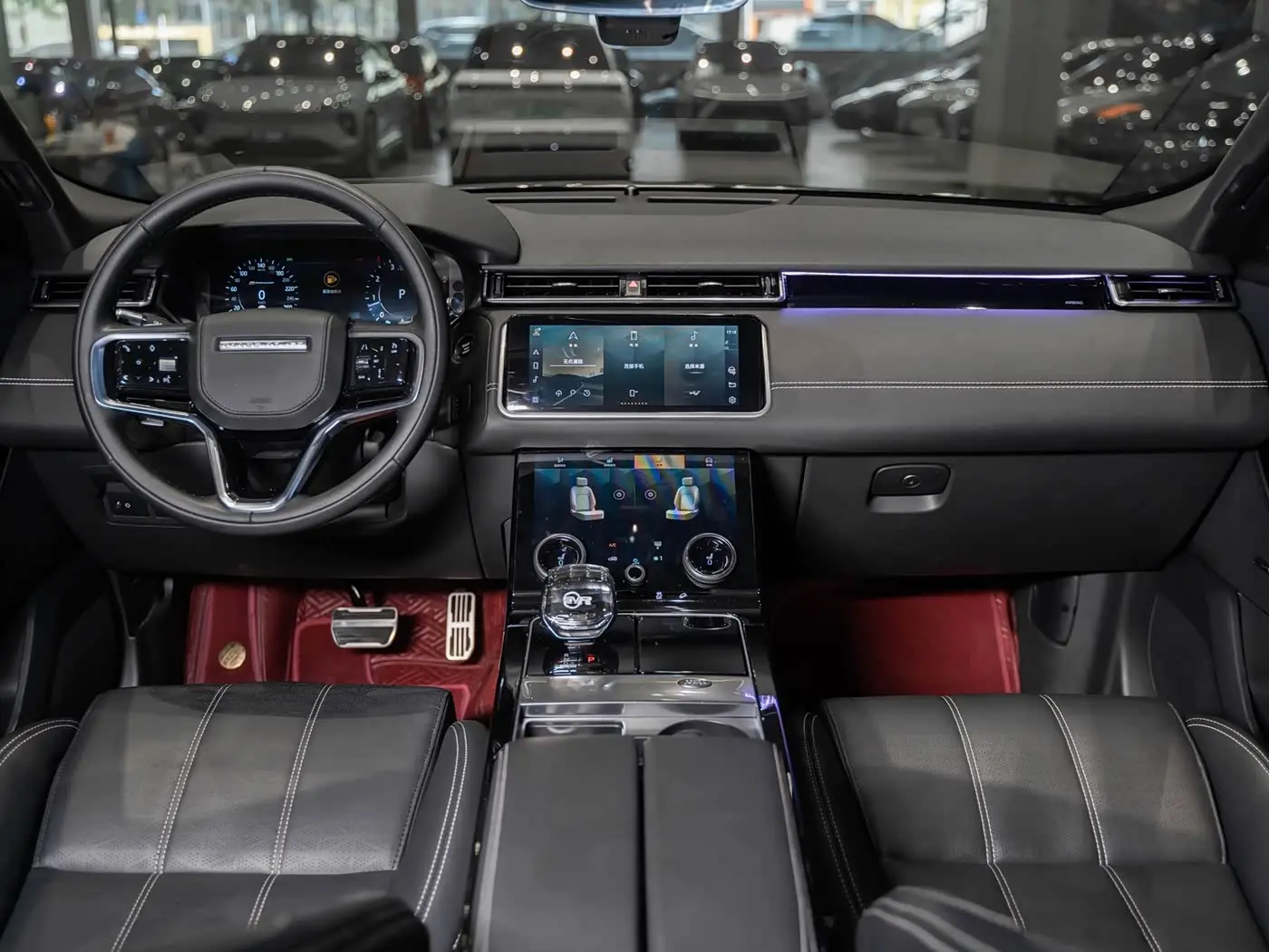 Land Rover Range Rover Velar 2023 — Фото 10/20