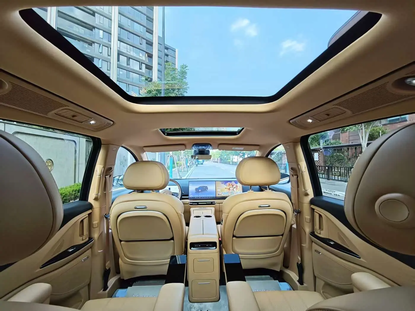 Voyah Auto Voyah Dreamer 2025 — Photo 18/20