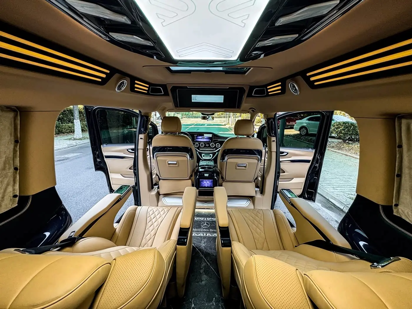 Mercedes-Benz Vito 2023 — Photo 13/20