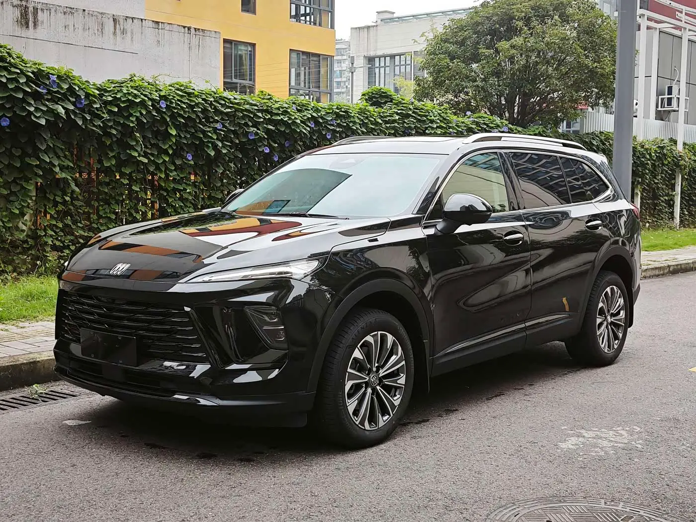 Buick Envision Plus 2026 — Photo 1/20