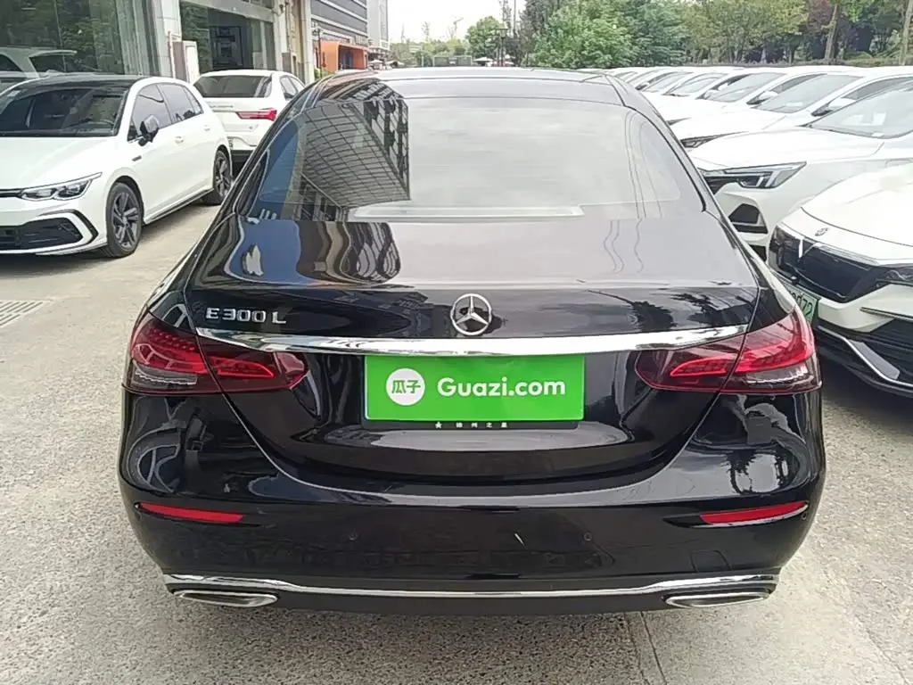 Mercedes-Benz E-Class 2023 — Photo 6/20