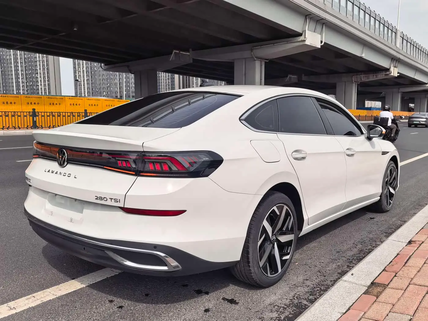 Volkswagen Lamando 2022 — Photo 4/14