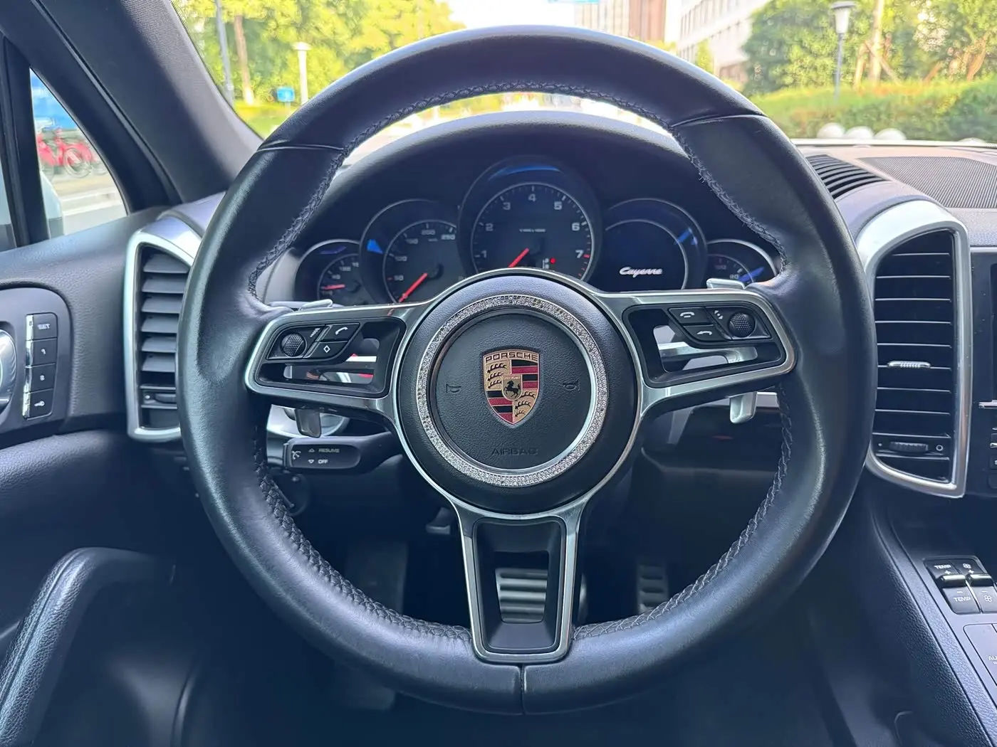 Porsche Cayenne 2016 — Şəkil 11/16