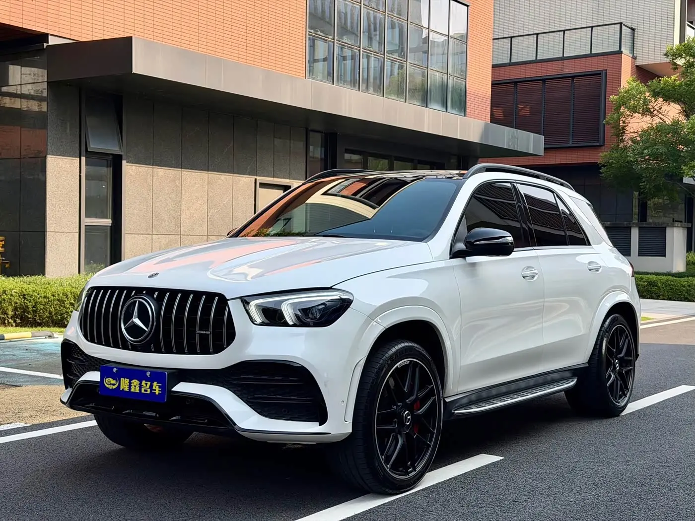 Mercedes-Benz GLE AMG 2022 — Фото 1/17