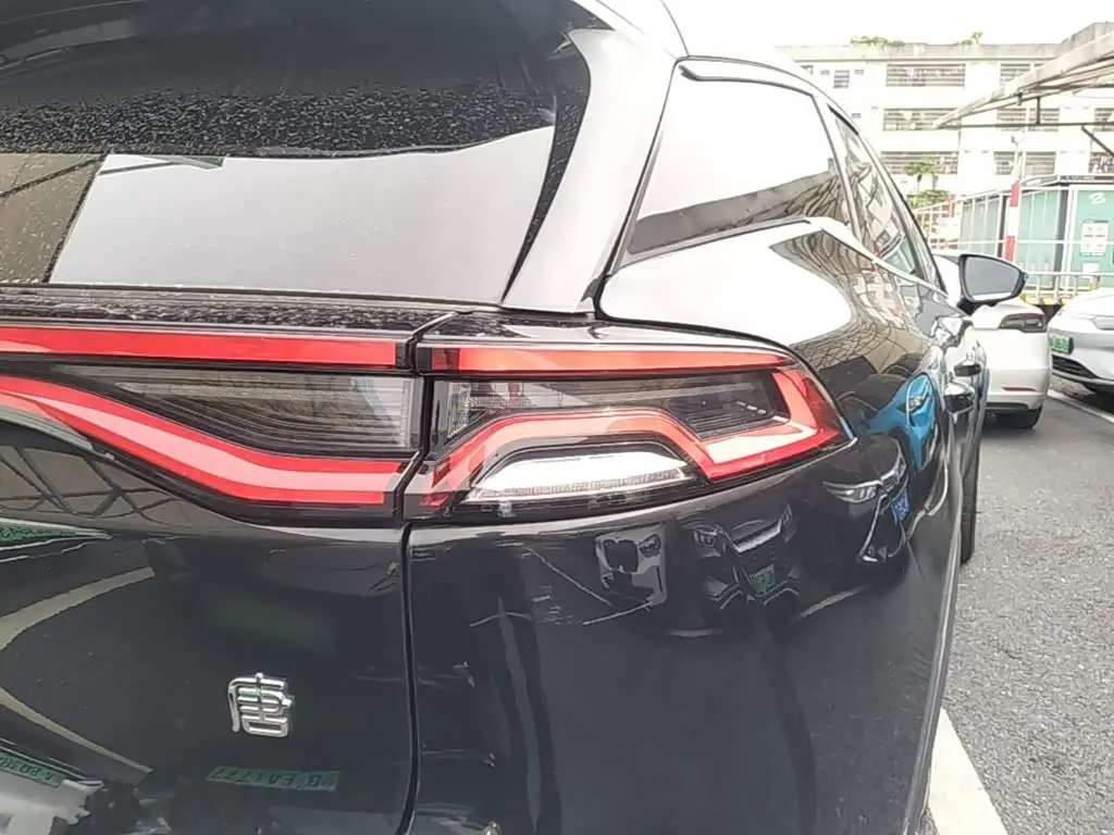 BYD Tang New Energy 2023 — Photo 8/20