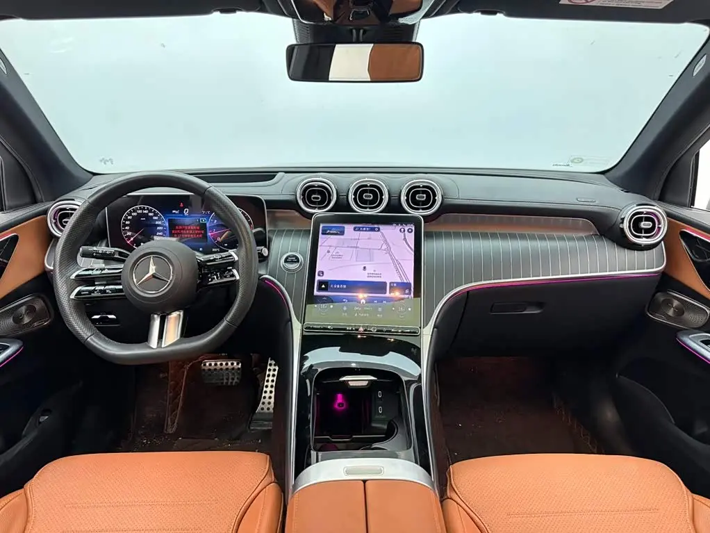 Mercedes-Benz GLC 2023 — Photo 10/16