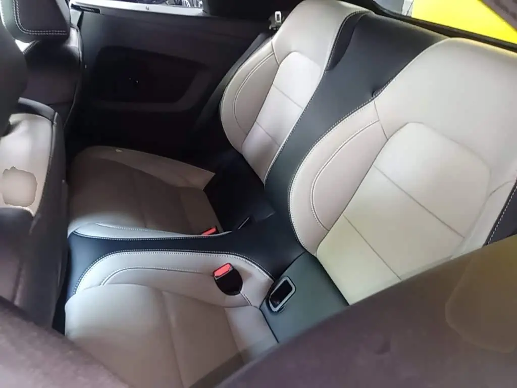 Ford Mustang 2025 — Photo 13/20