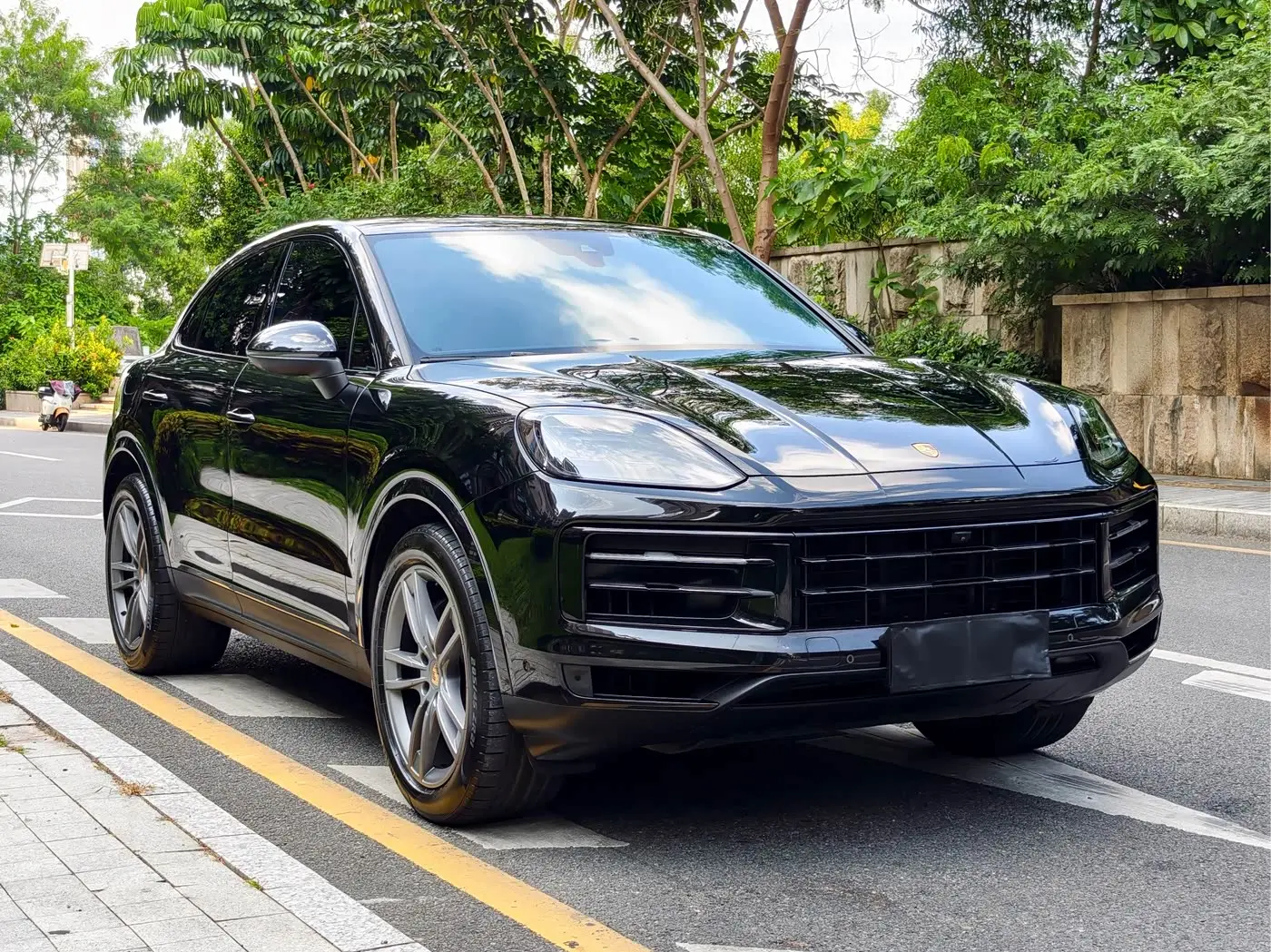 Porsche Cayenne 2023 — Photo 4/20