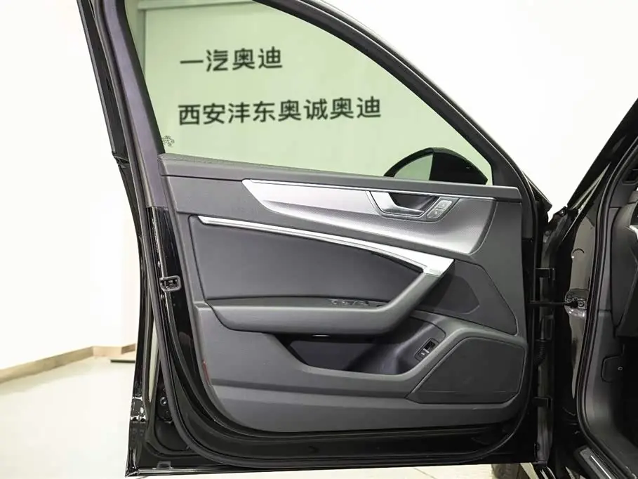 Audi A6L 2025 — Photo 7/20