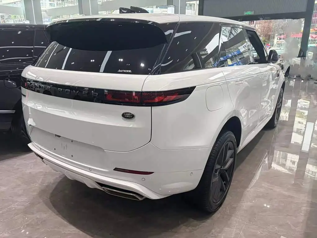 Land Rover Range Rover Sport 2023 — Photo 6/15
