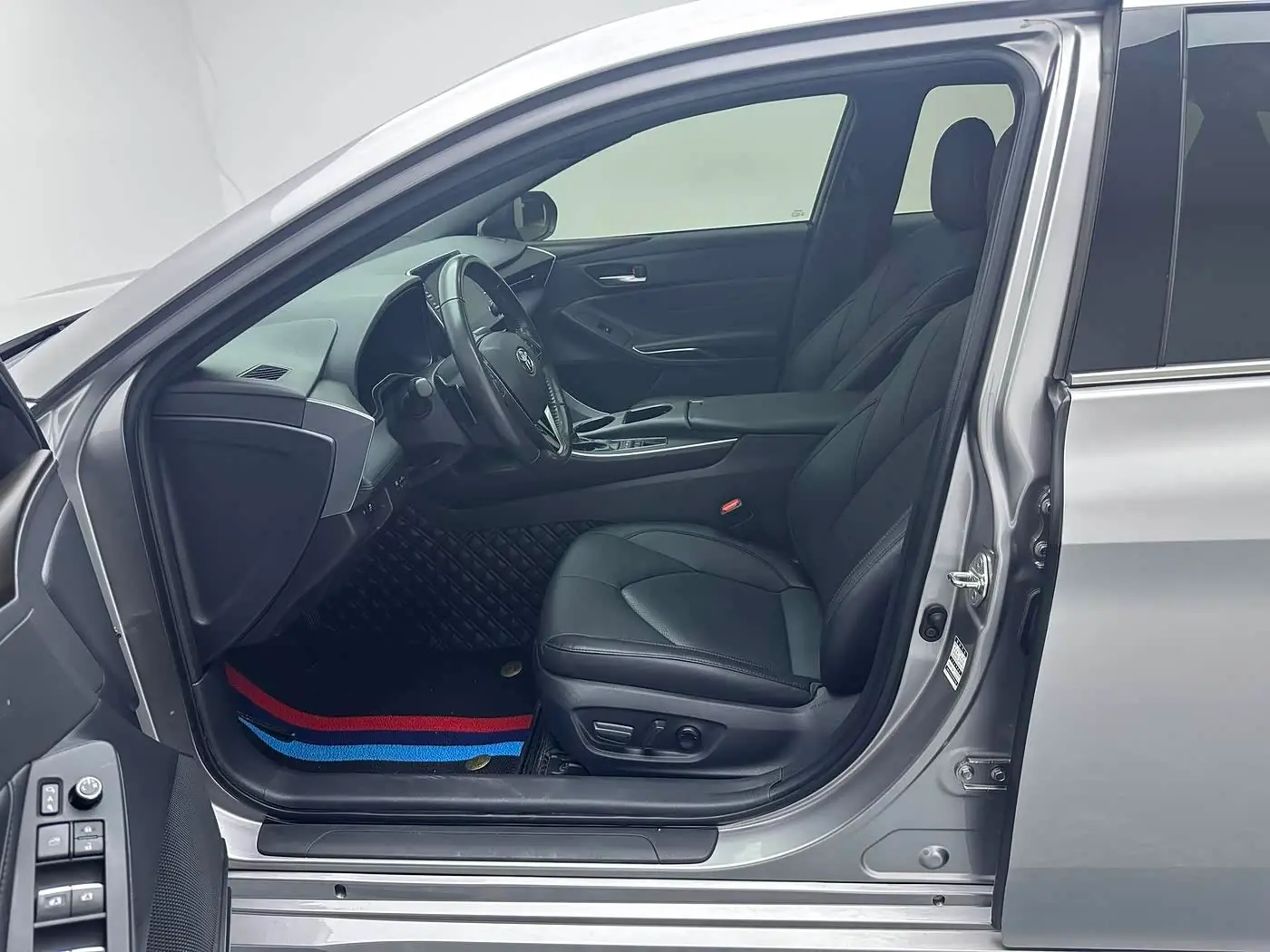 Toyota Avalon 2021 — Photo 13/19