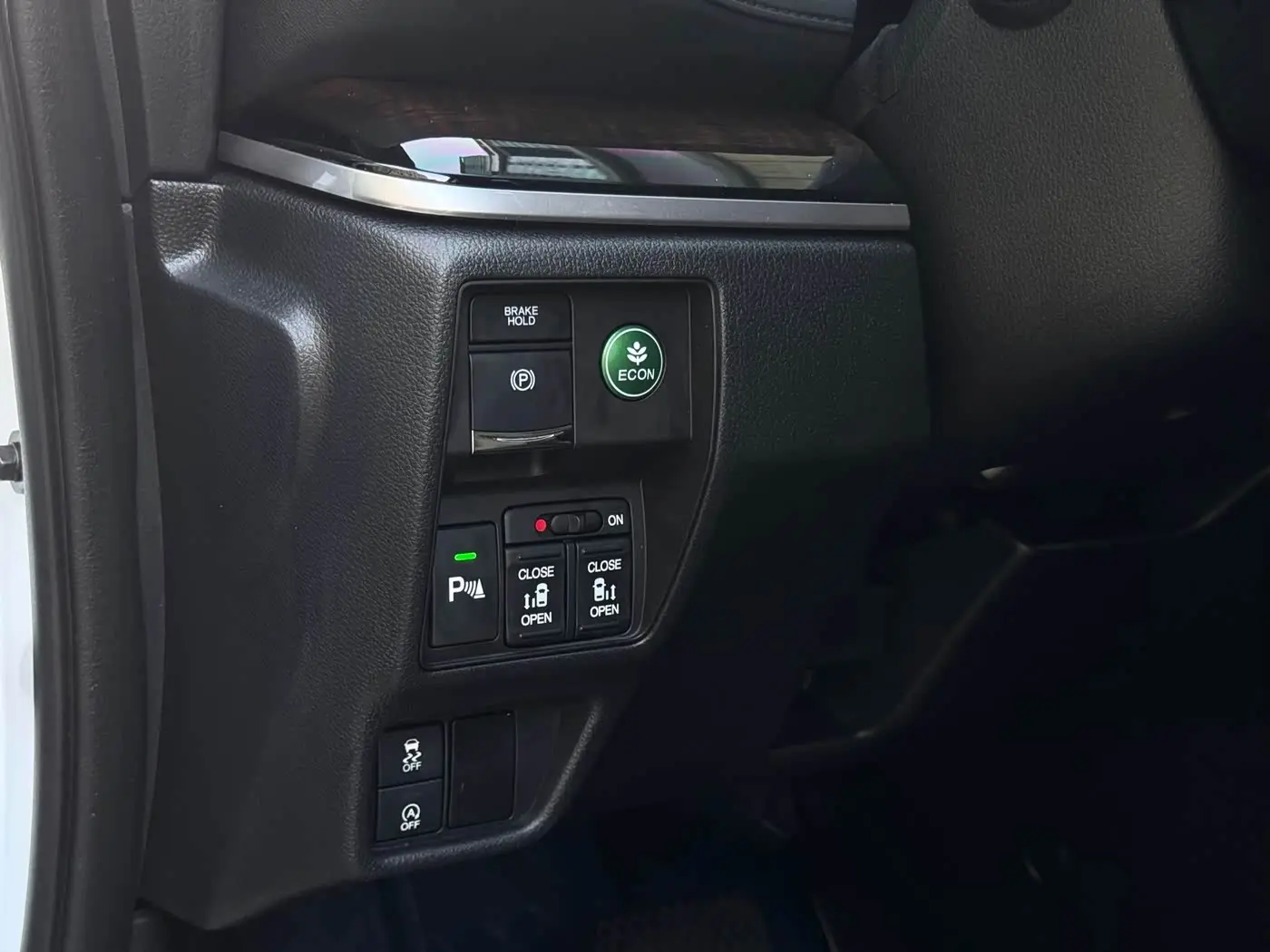 Honda Odyssey 2015 — ფოტო 14/20