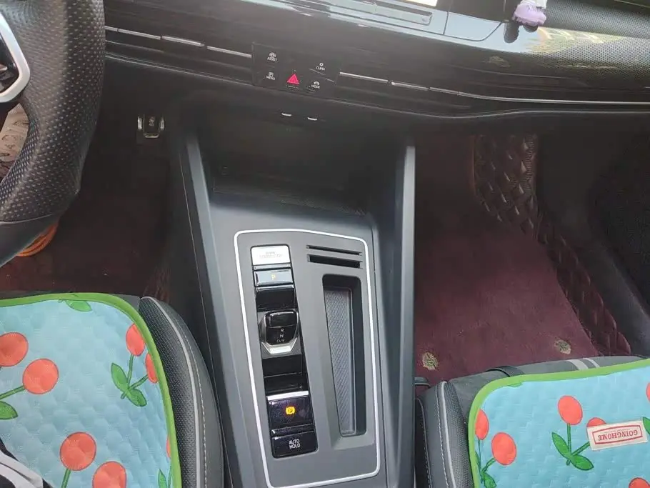 Volkswagen Golf 2023 — Photo 16/16