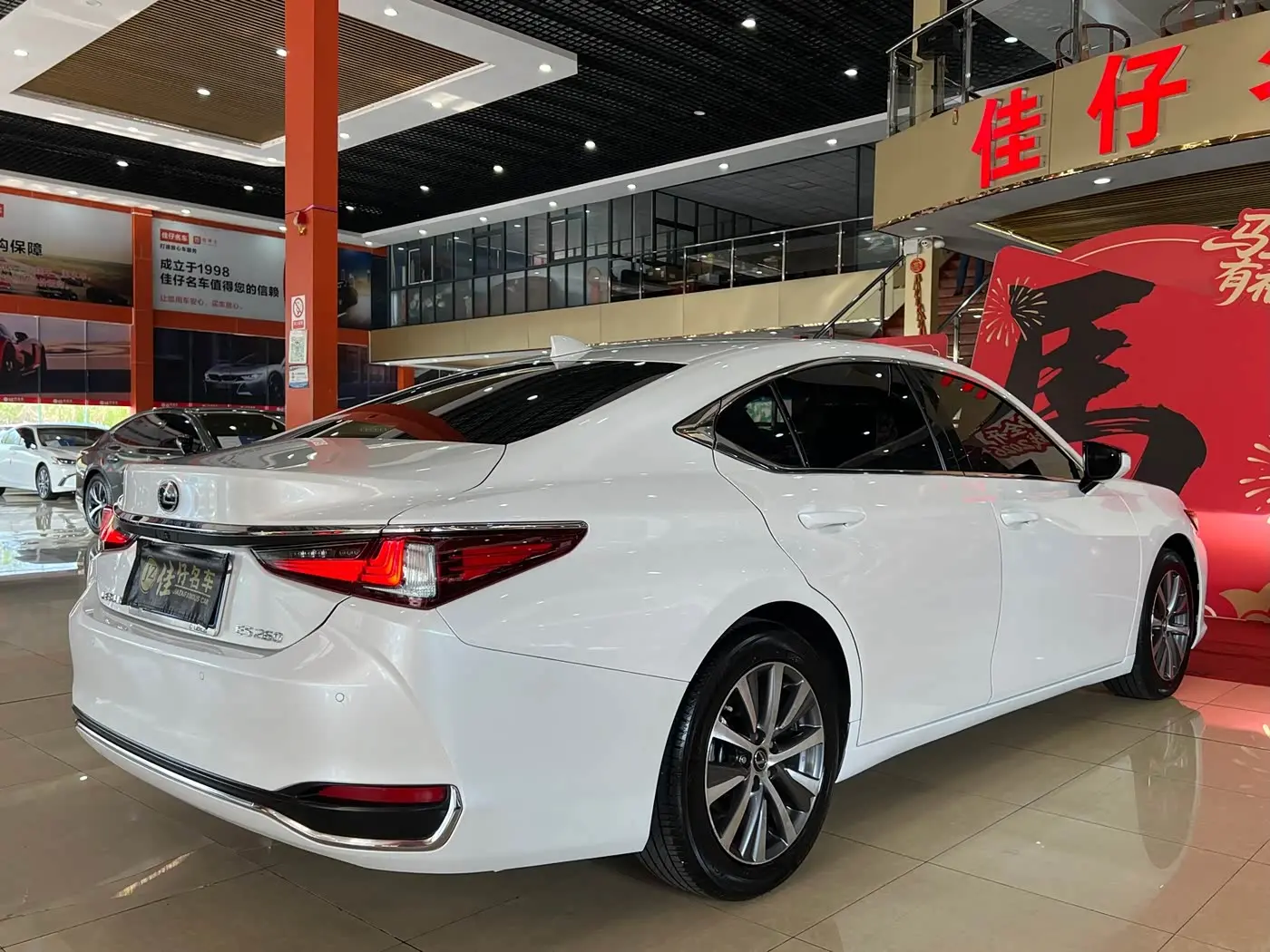 Lexus ES 2019 — Фото 5/15