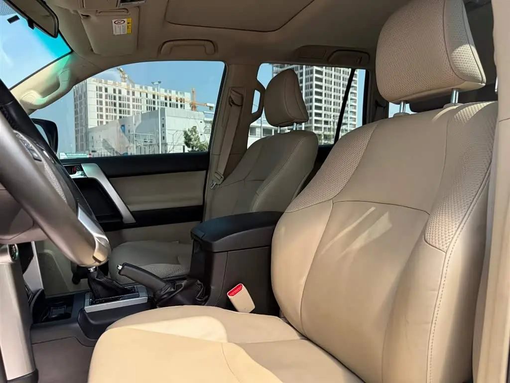 Toyota Prado 2013 — Photo 13/20