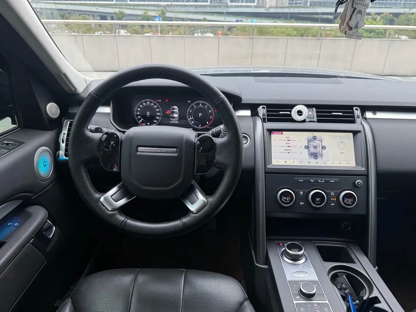 Land Rover Discovery 2021 — Фото 4/15