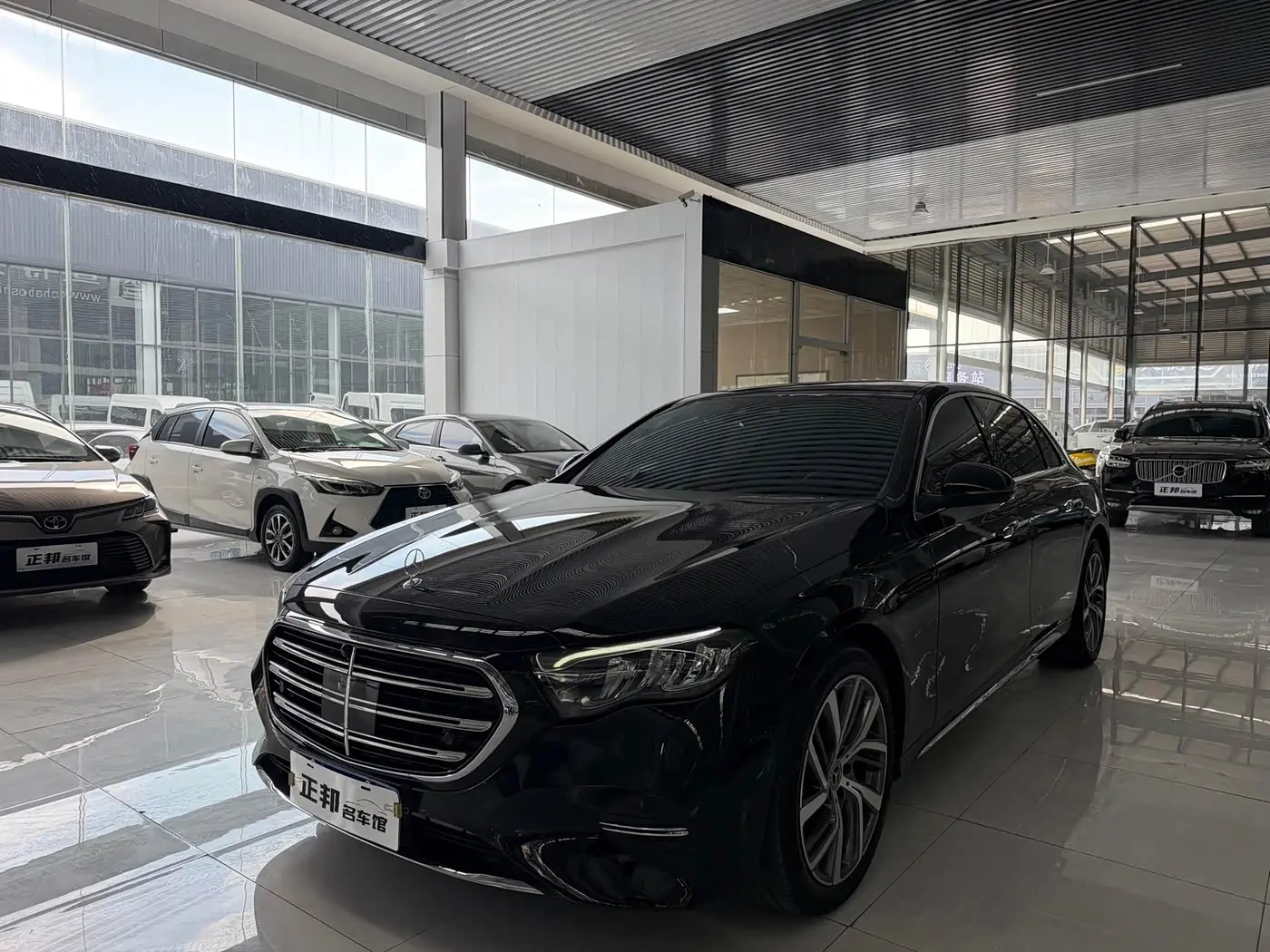 Mercedes-Benz E-Class 2024 — Фото 1/17