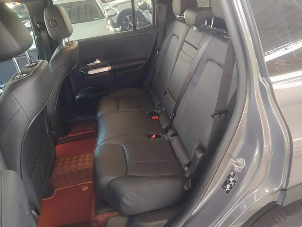 Mercedes-Benz GLB 2023 — Фото 13/20