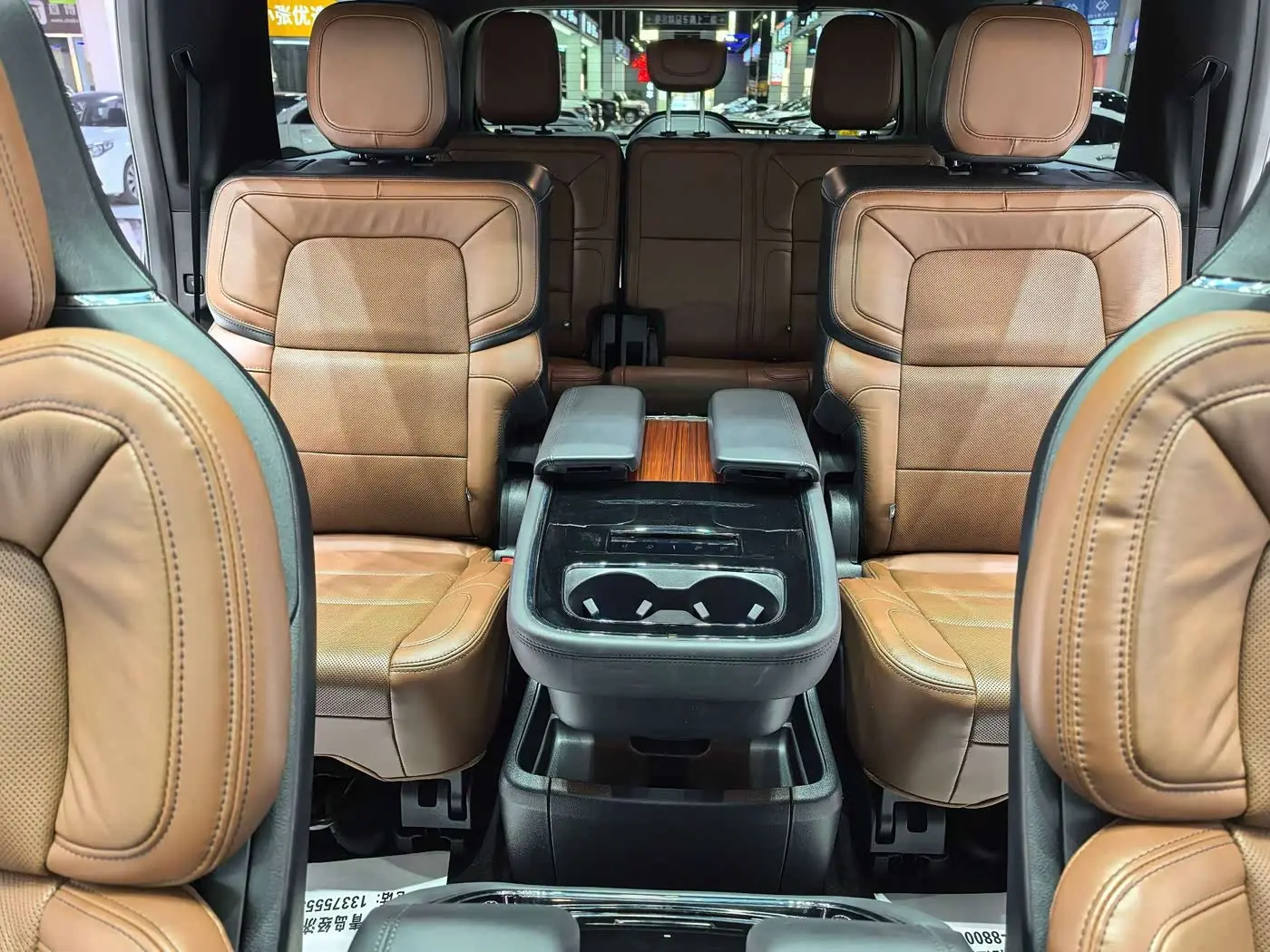 Lincoln Navigator 2023 — Photo 7/20