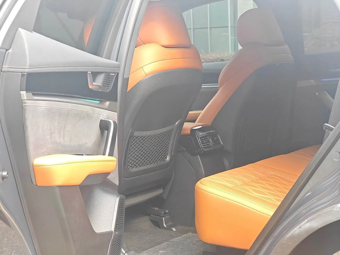 BYD Tang New Energy 2023 — Photo 12/16