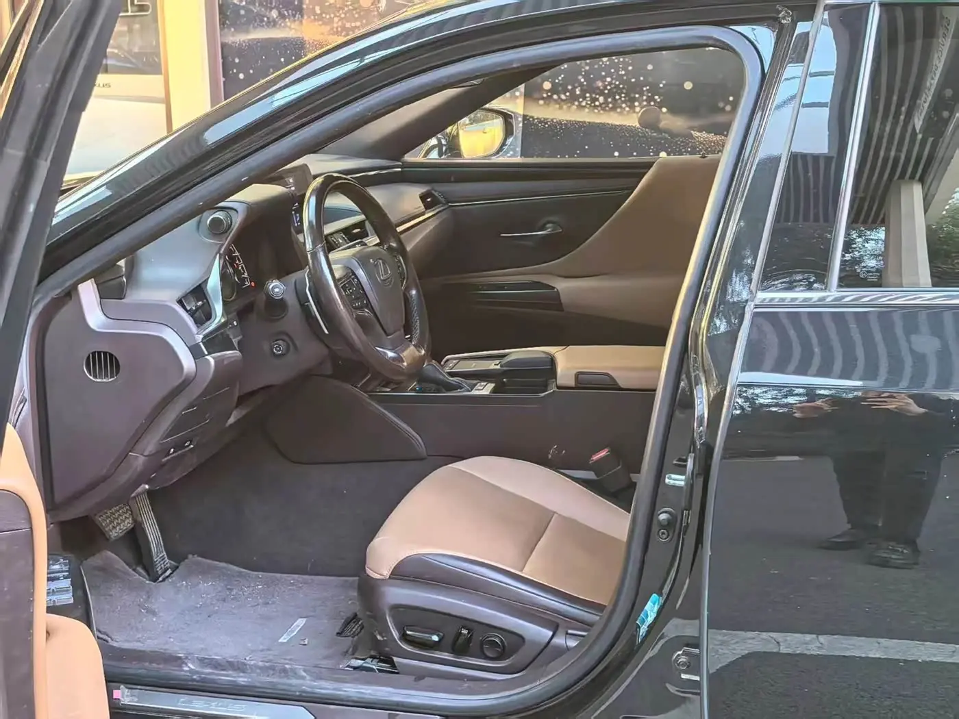 Lexus ES 2021 — ფოტო 19/20