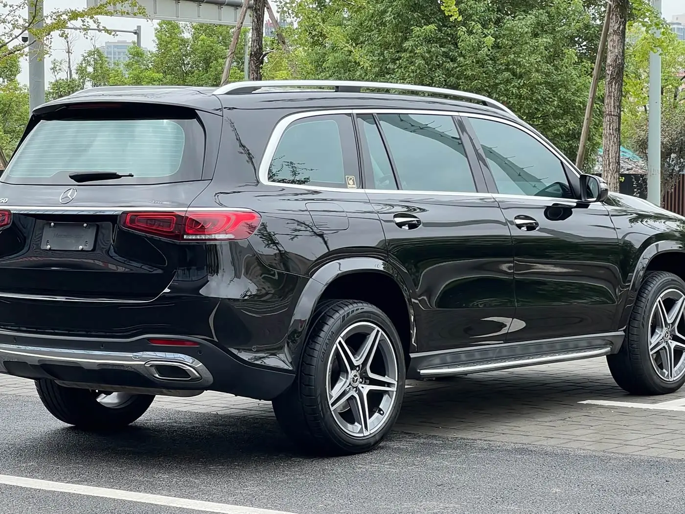 Mercedes-Benz GLS 2022 — Photo 7/18