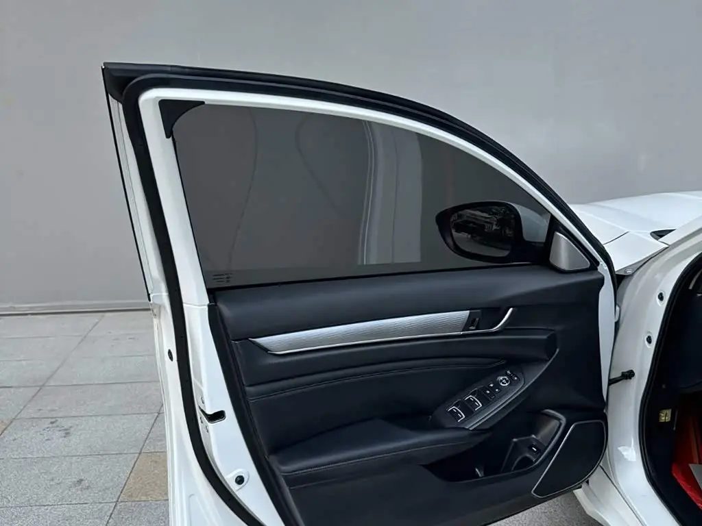 Honda Accord 2023 — Photo 12/14